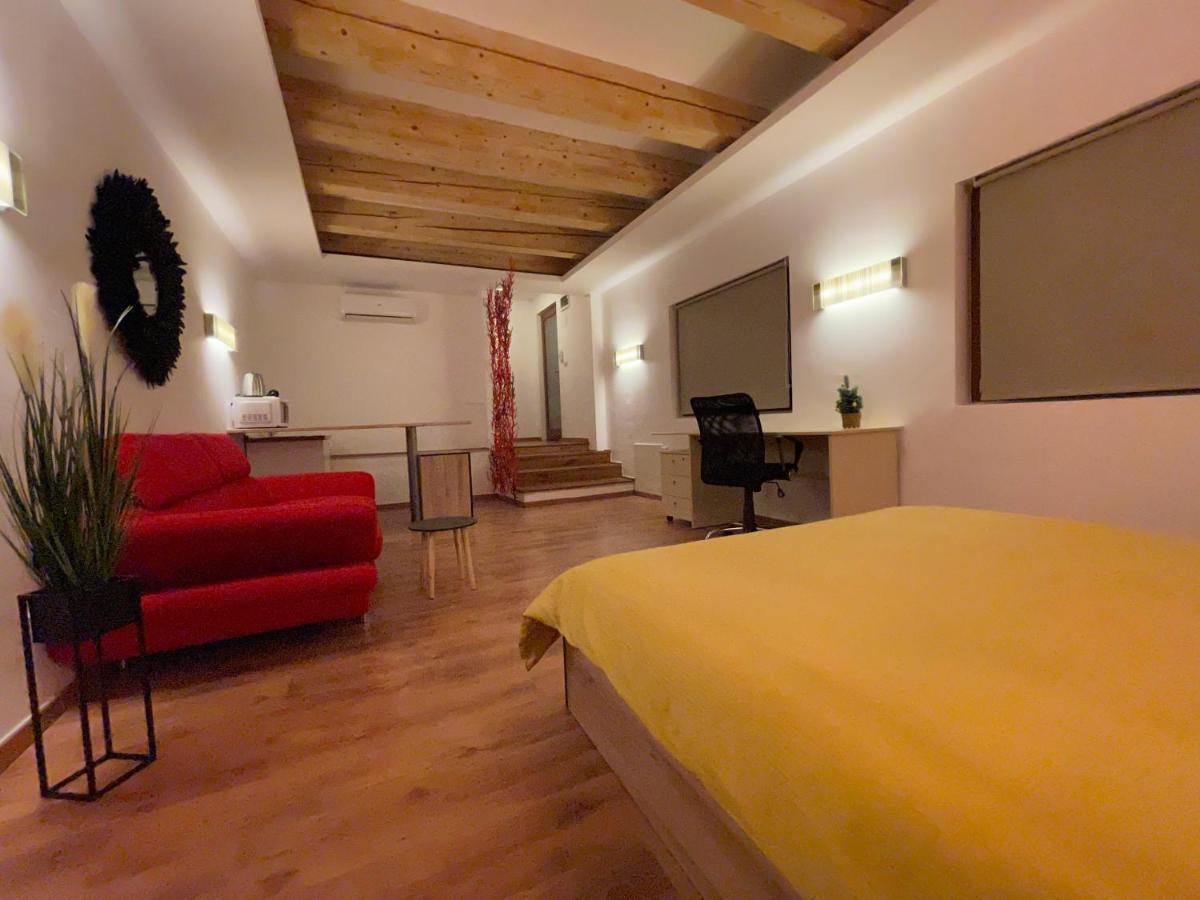 New Workspace Studio Savoya9 Self Check In Old City Center Timişoara Exterior foto